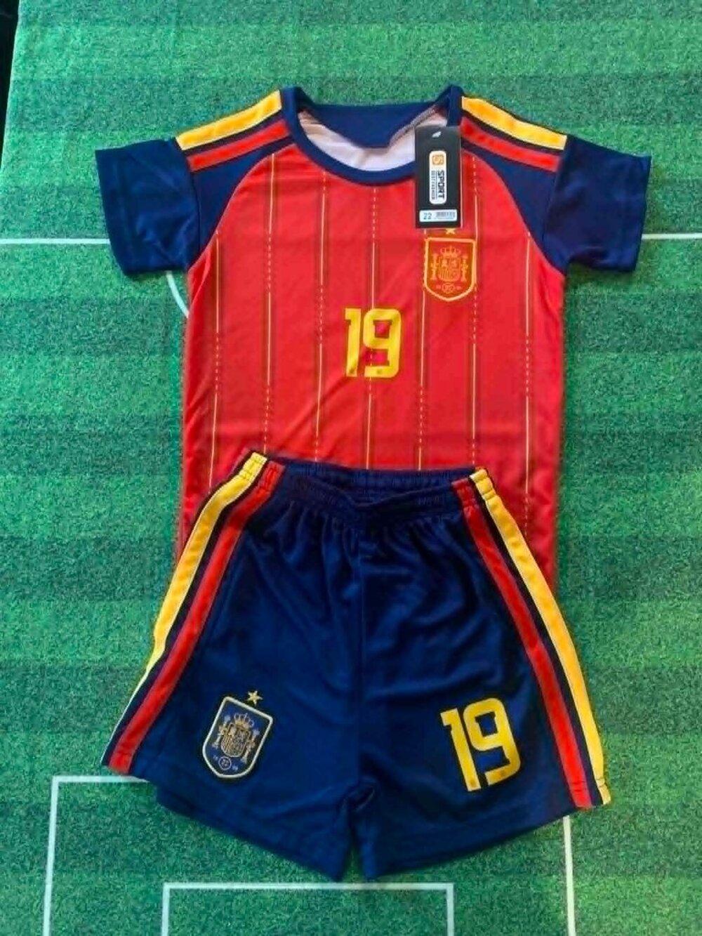 Lamine Yamal Spain World Cup Soccer Kit size 24 (8-9 years)